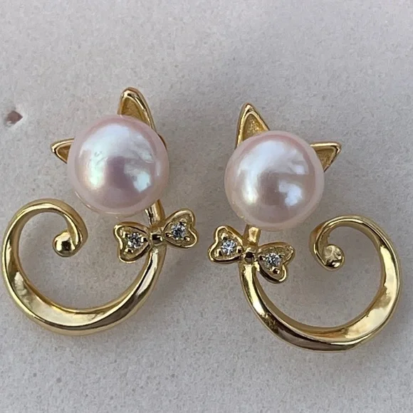NEW 925S Real 6mm Cultured Freshwater Pearl Cat Shape Stud Earrings - Gold Tone - Picture 10 of 10